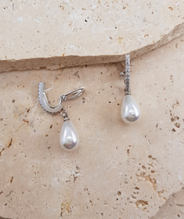 Boucles oreilles clip perle blanche et zirconium