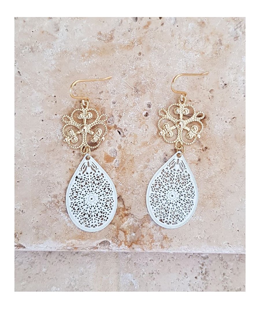 Boucles d'oreilles blanches et or