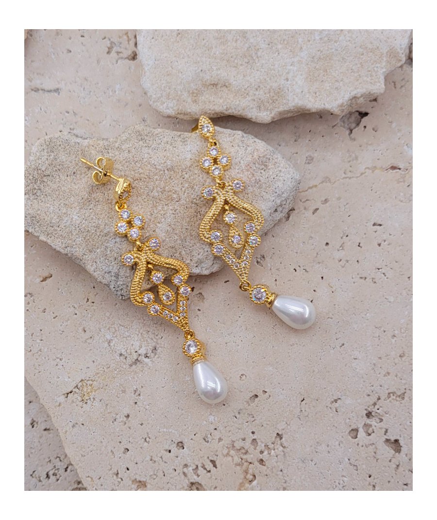 Boucle d'oreille pendantes perles et strass dorées