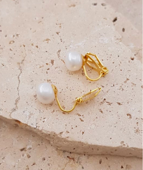Boucles oreilles clip dorées perle nacrée 8 mm