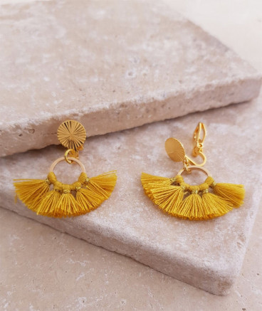 Boucles oreilles clip pompons jaune moutarde