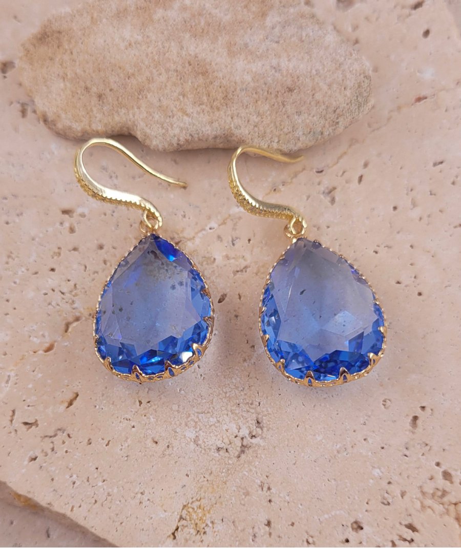 Boucle d'oreille goutte cristal bleu lavande