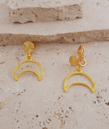 Boucles oreilles clips lune dorée