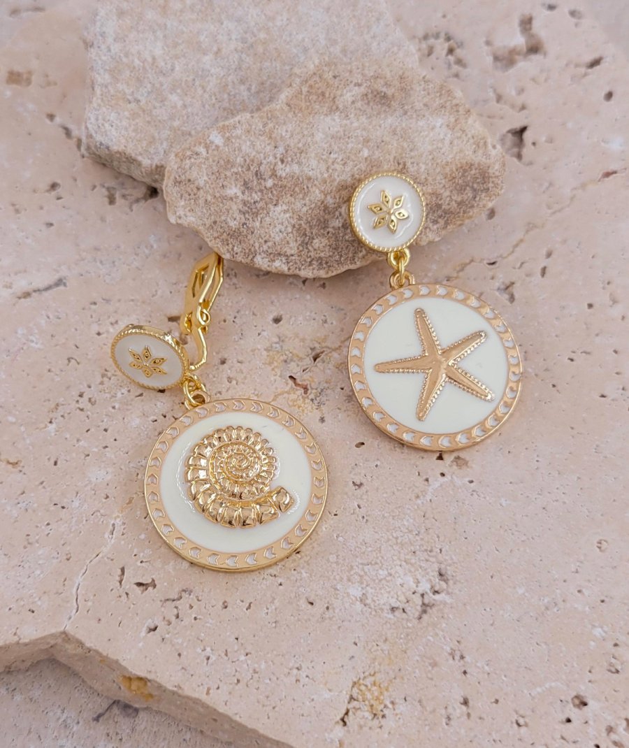 Boucles d'oreilles clip asymétriques coquillage (non percées)