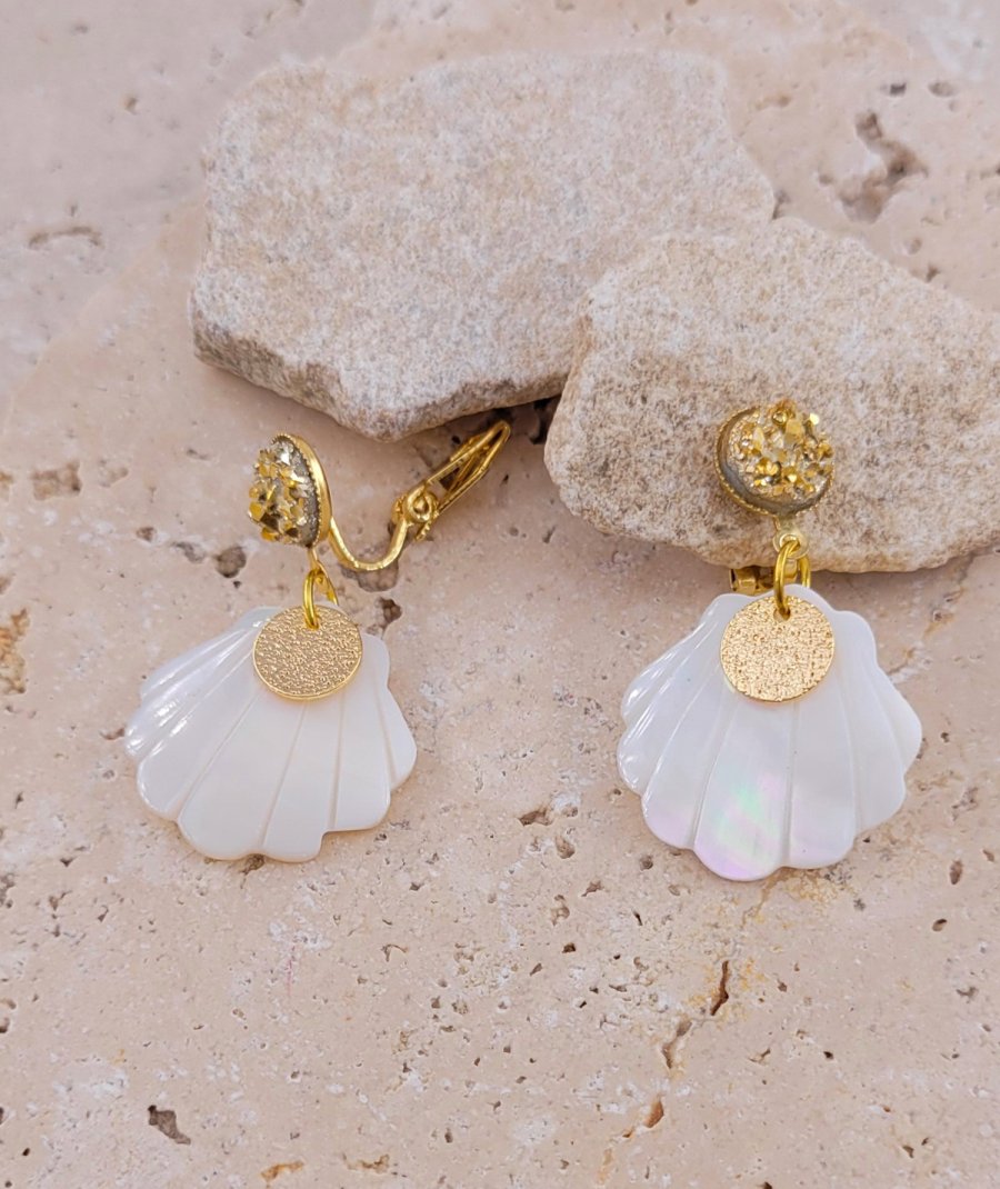 Boucles d'oreilles clip petit coquillage nacre