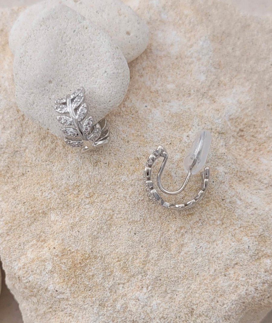 Boucles d'oreilles Ear cuff non percé feuilles strass rhodié