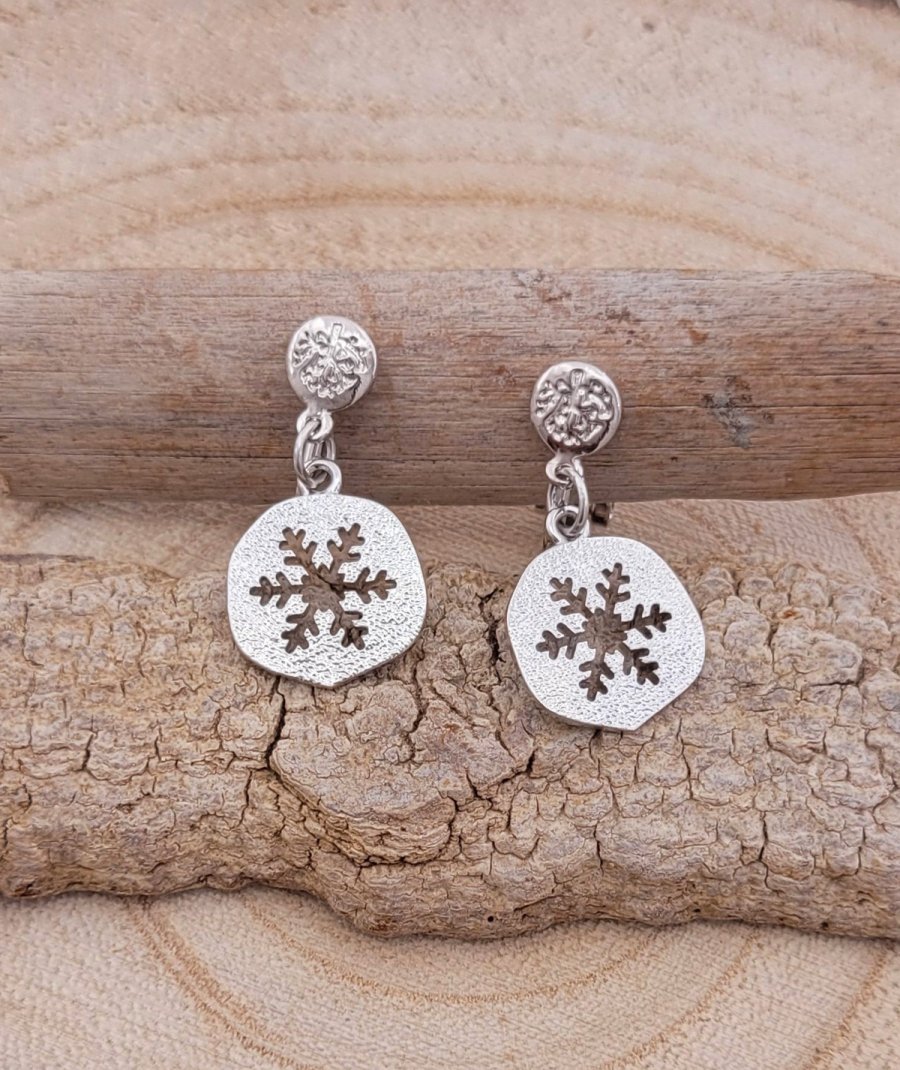 Boucles D'oreilles Flocon De Neige Argenté Avec Pierres Bleutées - Alliage - Neuf Sans Emballage