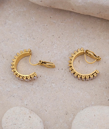 créoles à clips en acier doré et baguettes zircon sans perçage - Création Tara Pépita
