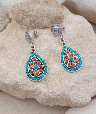 Boucles oreilles pendantes bleues et rouge