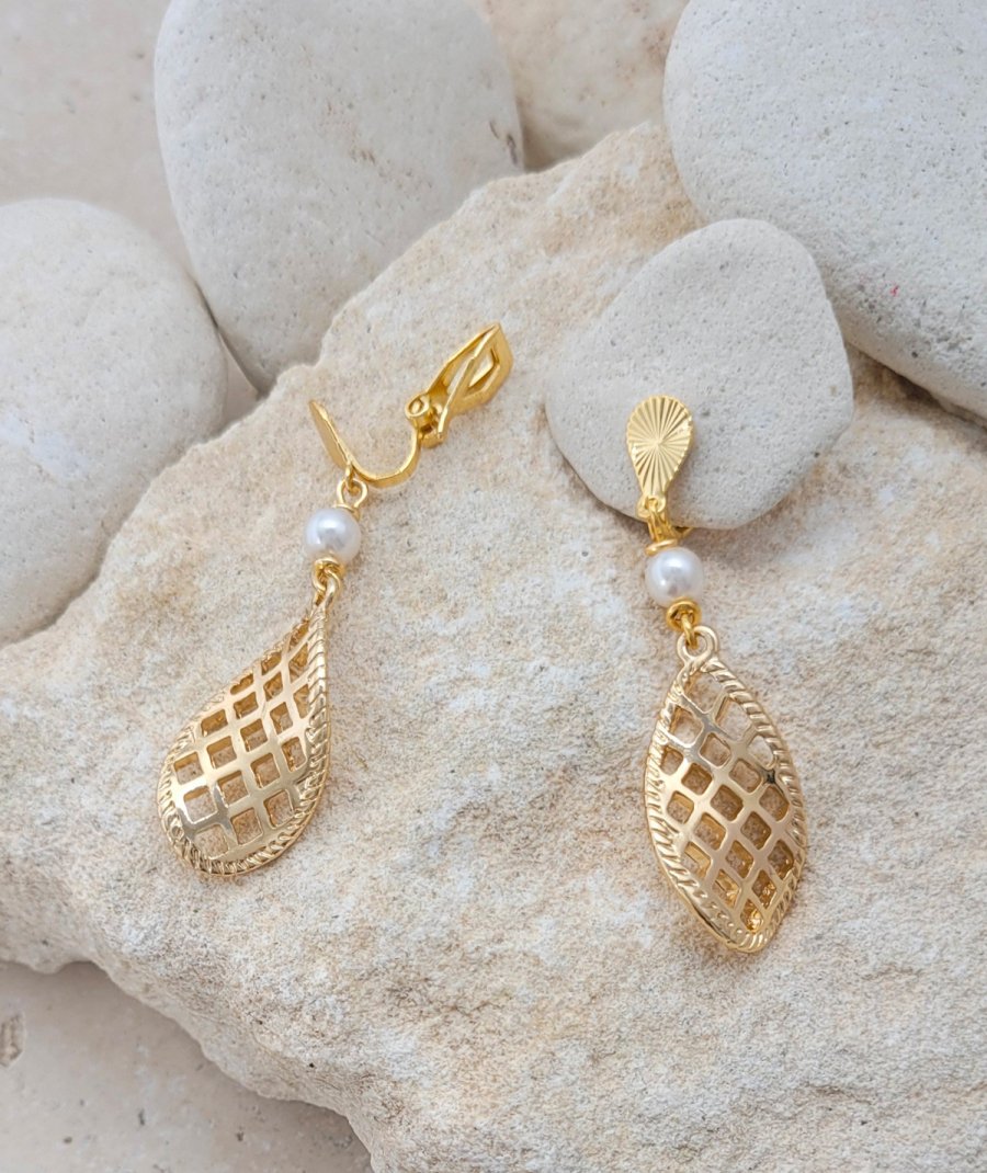 Boucles oreilles à clips pendantes torsadées perle