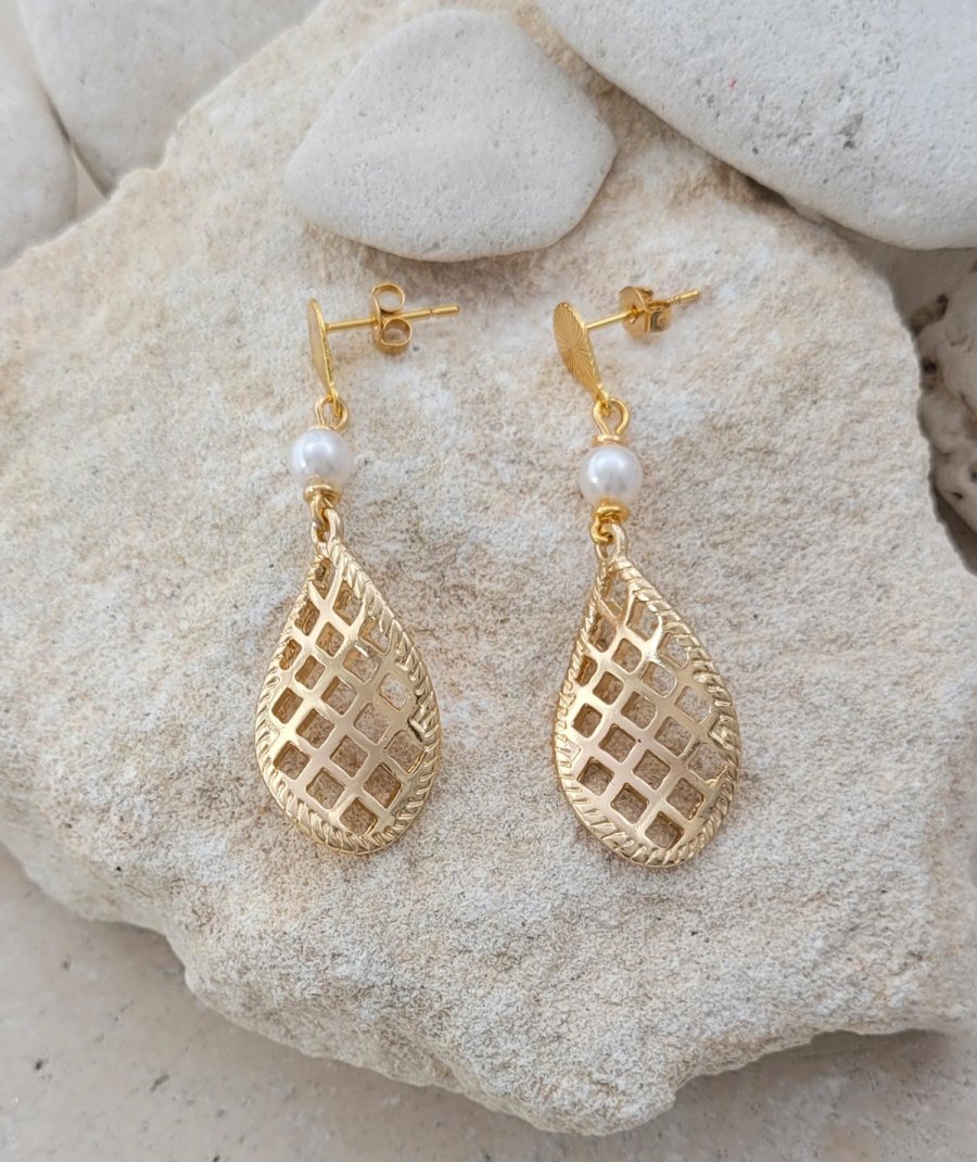 Boucles oreilles pendantes torsadées perle