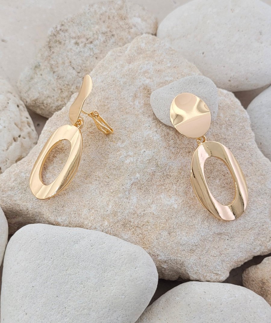 Boucles oreilles à clips pendantes dorées