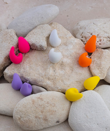 Créoles gouttes non percées colorées