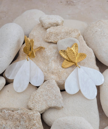 Boucles oreilles clips acier fleur blanche et or