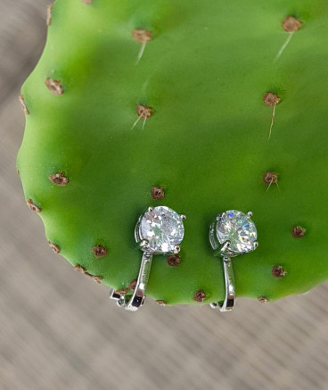 Boucles d'oreilles clip solitaire rhodié