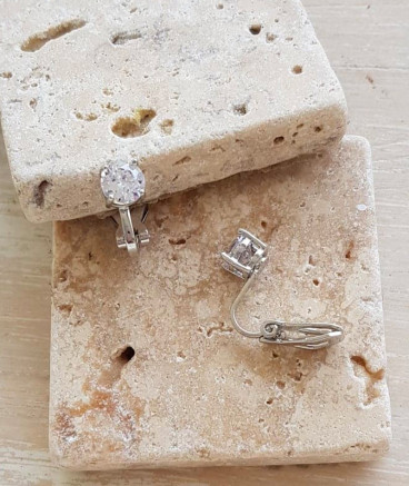 Boucles d'oreilles clip solitaire rhodié