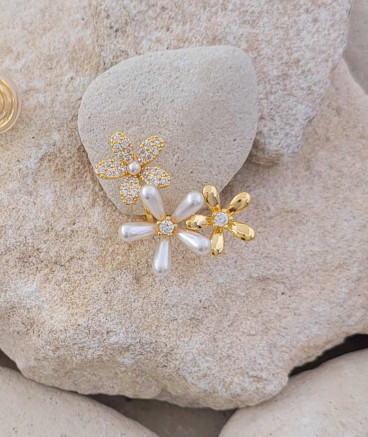 Boucles d'oreilles clips fleurs perles et strass dorées