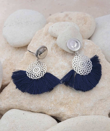 Boucles oreilles clip pompons marine