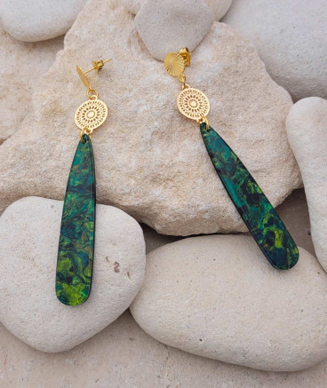 Boucles oreilles longues vertes