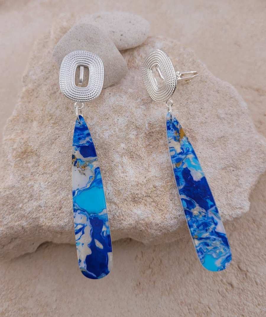 Boucles oreilles clips pendantes marbrées bleu glacier non percées