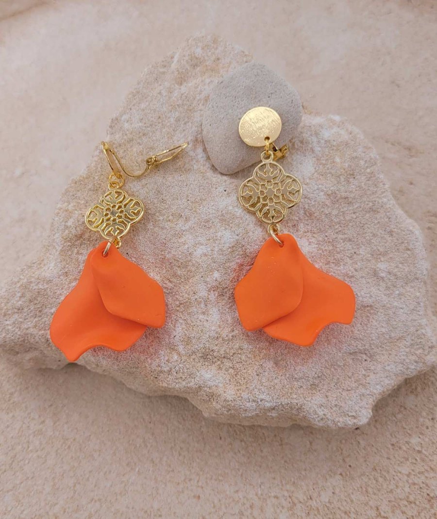 Boucles oreilles à clips pétales orange (non percées)