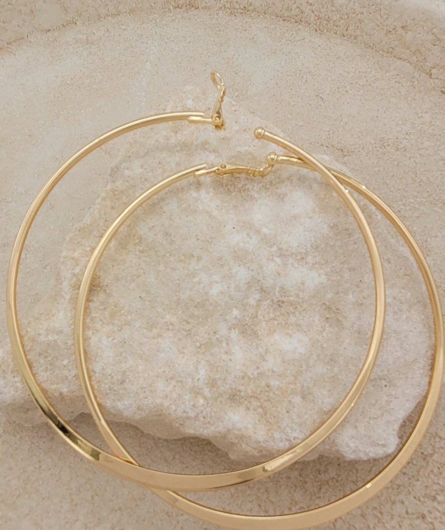Très grandes créoles à clip dorées diamètre 9 cm (non percées)