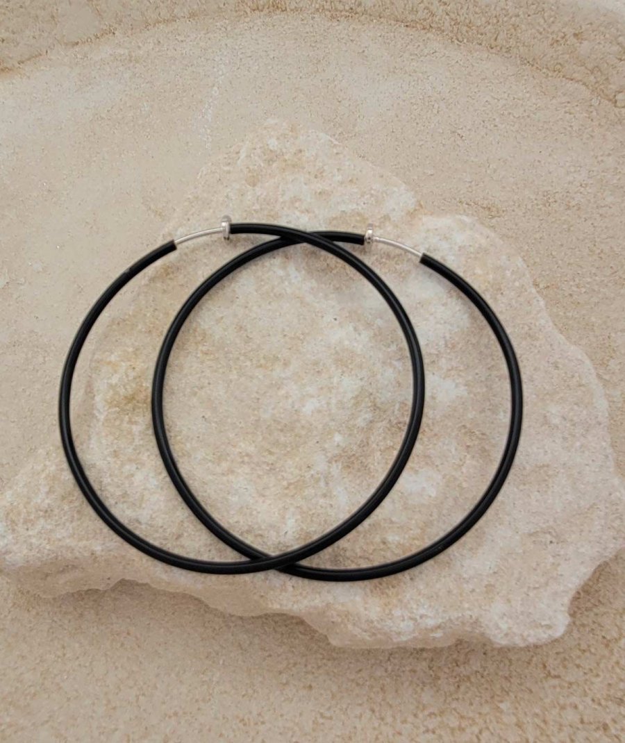 Créoles à clip noires 6 cm