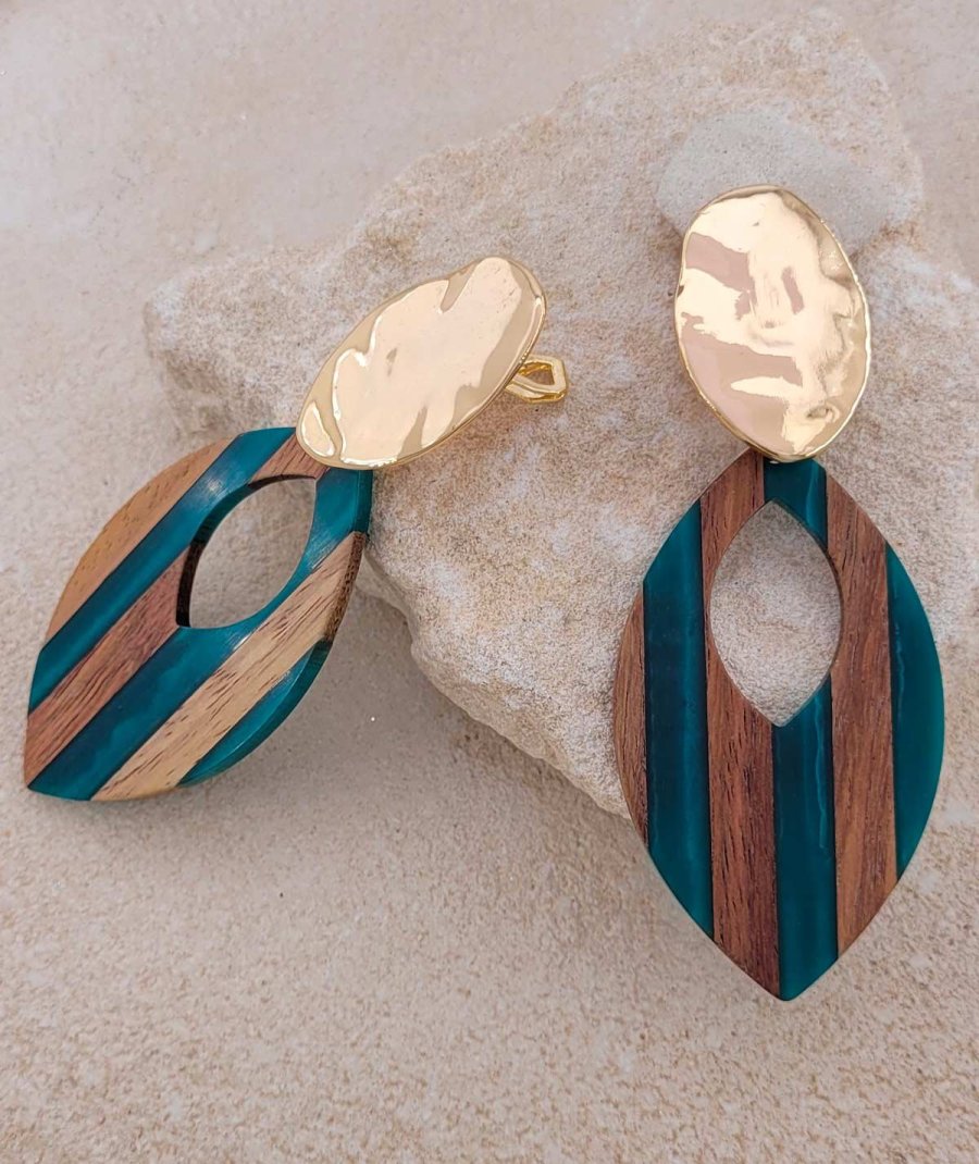 Très grandes boucles oreilles clips bois vert canard Confort quotidien – Création Tara Pépita