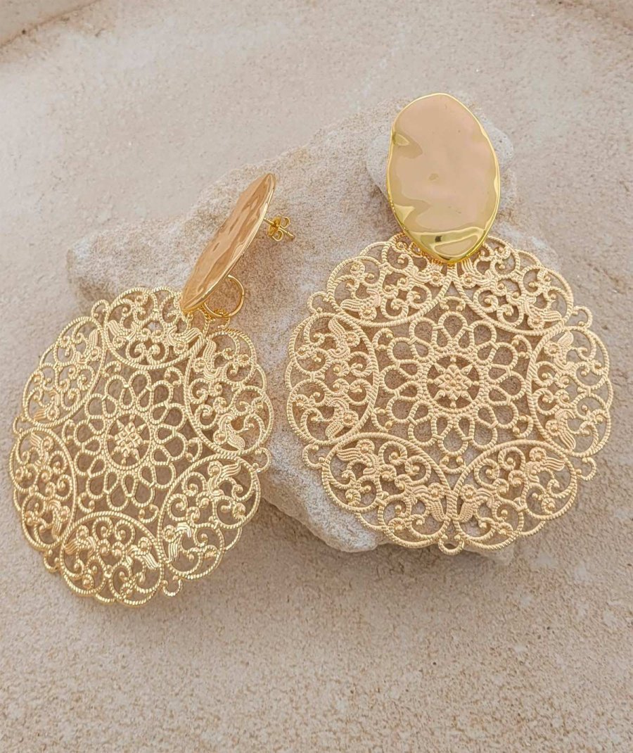 Très grandes boucles oreilles filigrane dorées