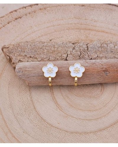 Adorables petites boucles oreilles clips fleurs blanches filles pour oreilles non percées