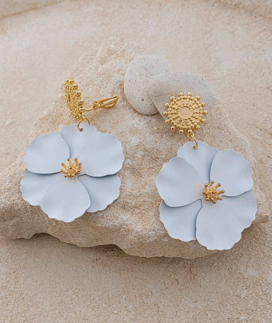 Boucles oreilles clips fleurs blanches élégantes mariage