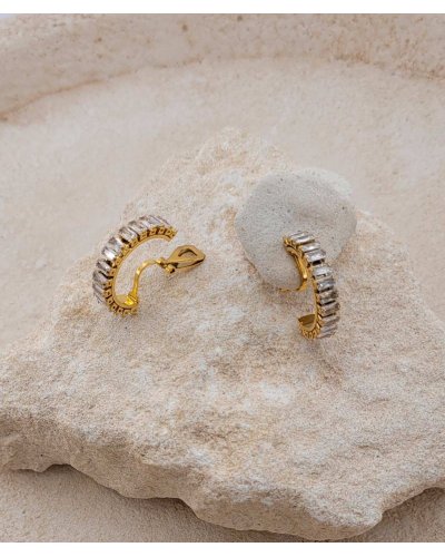 créoles à clips en acier doré et baguettes zircon sans perçage - Création Tara Pépita