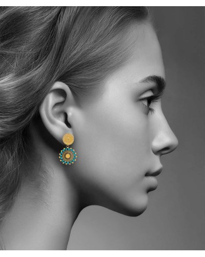 Petites boucles d'oreilles en acier doré et perles turquoise légères à porter toute la journée - L'ultra-confort par Tara Pépita