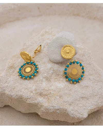 Petites boucles d'oreilles en acier doré et perles turquoise légères à porter toute la journée - L'ultra-confort par Tara Pépita