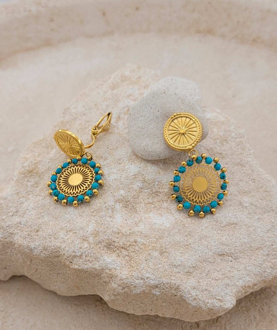 Petites boucles d'oreilles en acier doré et perles turquoise légères à porter toute la journée - L'ultra-confort par Tara Pépita