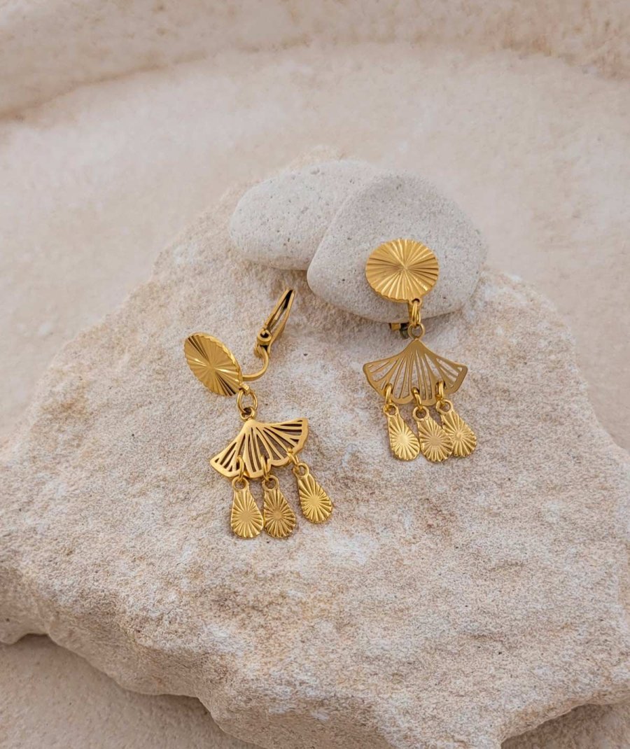 Petites boucles d'oreilles clip dorées pour toute la journée, résistantes et confortables - L'ultra-confort par Tara Pépita