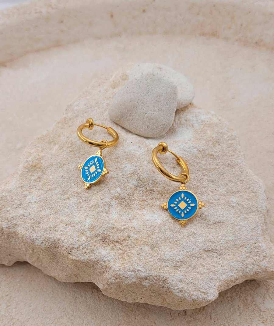 Boucles d'oreilles à clips charms bleu sur créole pour oreilles non percées - Création Tara Pépita