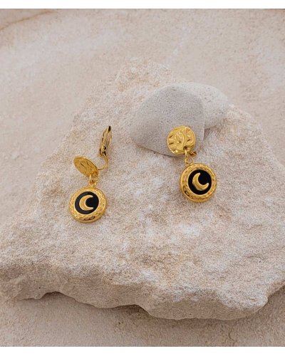 Petites boucles oreilles à clips acier doré avec une Lune noire légères et résistantes  - L'ultra-confort par Tara Pépita