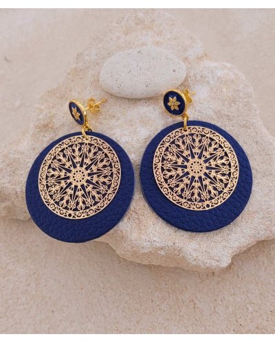 Boucles d’oreilles cuir vegan bleu marine et filigrane doré