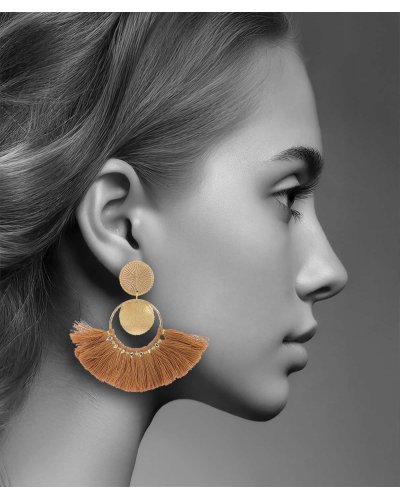 Grandes boucles oreilles clip pompons taupe Confort quotidien – Création Tara Pépita