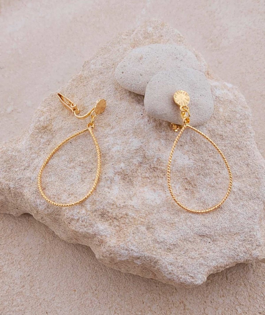 Petites boucles d'oreilles clips torsadée dorée Ultra-confort – Création Tara Pépita