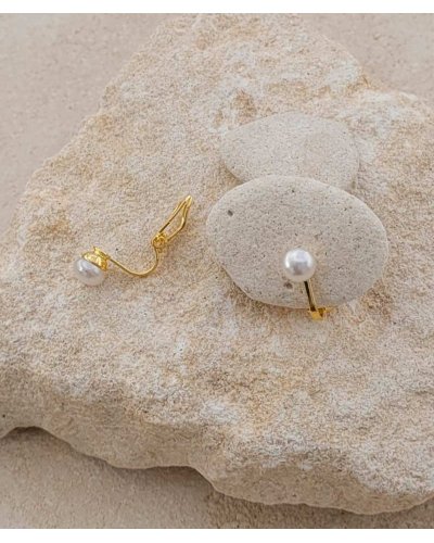 Clips perle minimalistes dorées de 6 mm pour oreilles non percées - L'ultra confort par Tara Pépita