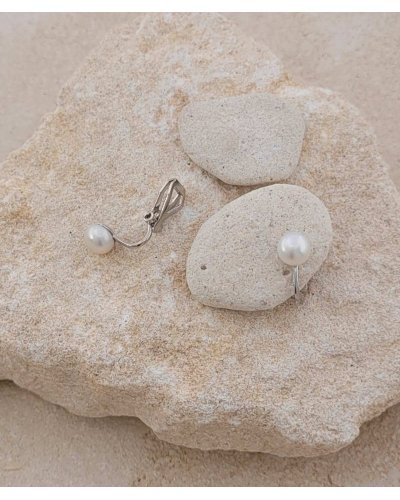 Petits clips perle blanche 6 mm monture rhodiée ultra légers - L'ultra confort par Tara Pépita