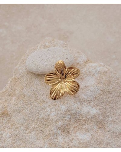 Ear cuff fleur dorée. Il se pose sur le côté de l'oreille pour un éclat immédiat - Effet percing sans perçage