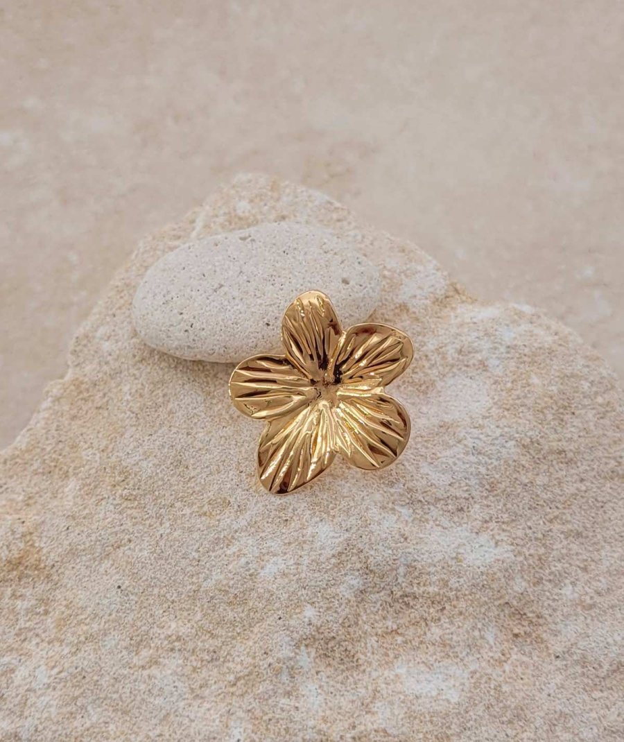Ear cuff fleur dorée. Il se pose sur le côté de l'oreille pour un éclat immédiat - Effet percing sans perçage