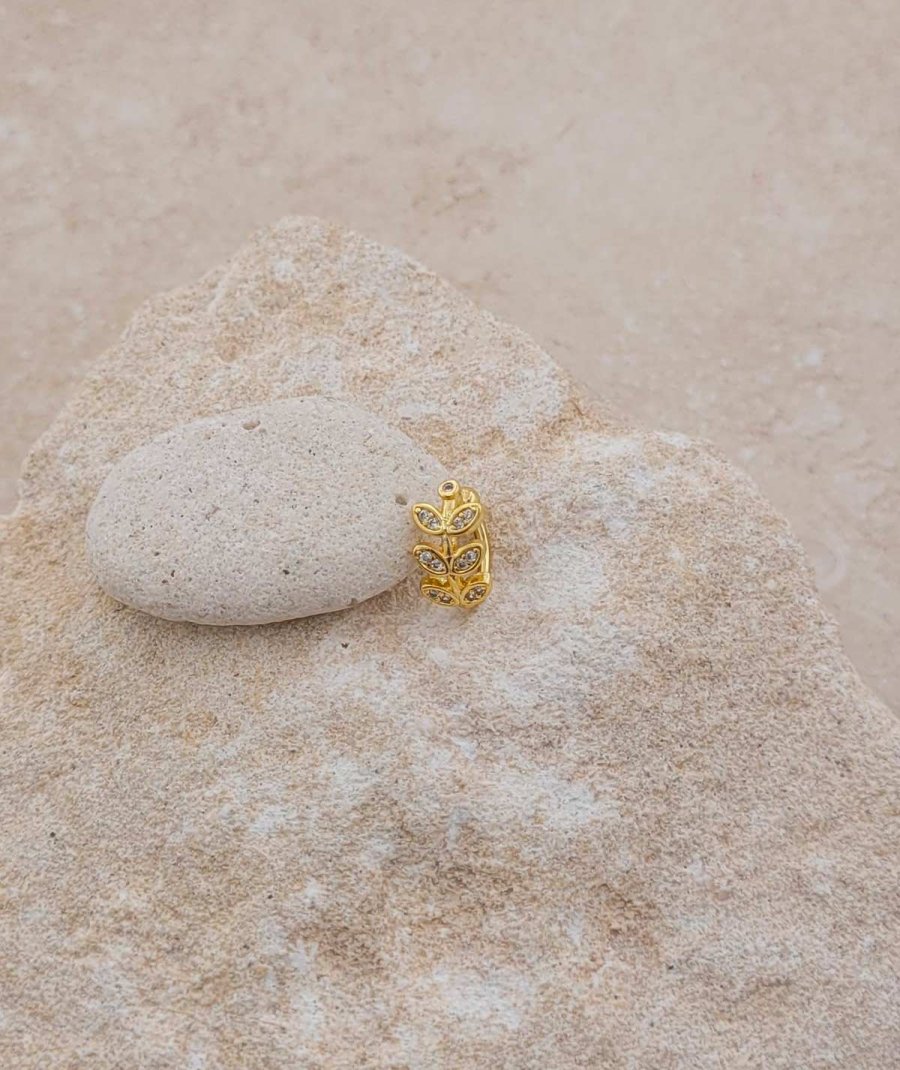 Mini ear cuff. Il se pose très facilement sur tout le cartilage de l'oreille - Effet percing sans perçage
