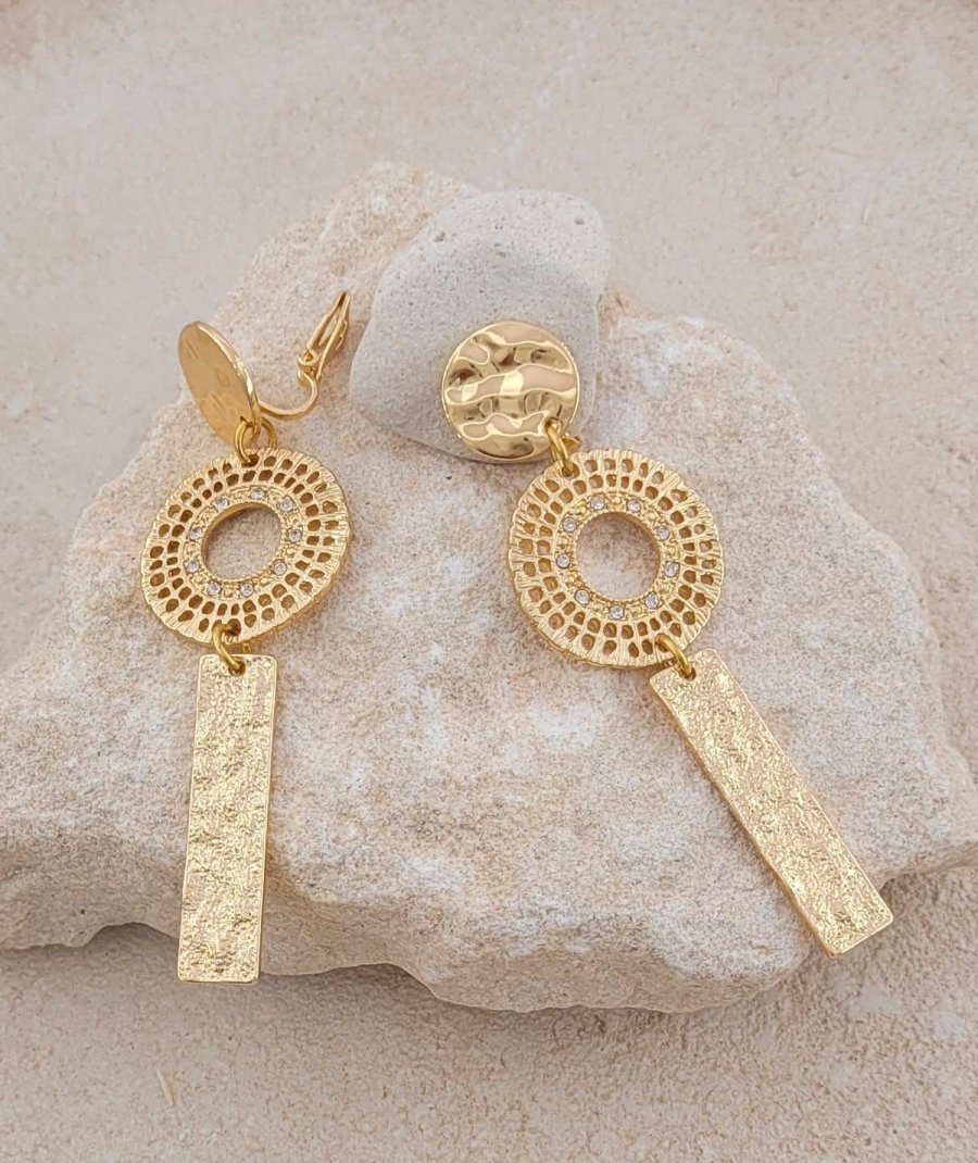 Longues boucles d'oreilles à clips dorées martelées, tendance et lumineuses - Création Tara Pépita