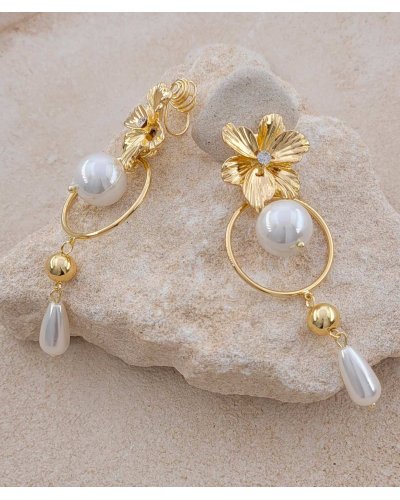Boucles d'oreilles à clip pendantes dorées perles et strass - l'ultra-confort par Tara Pépita