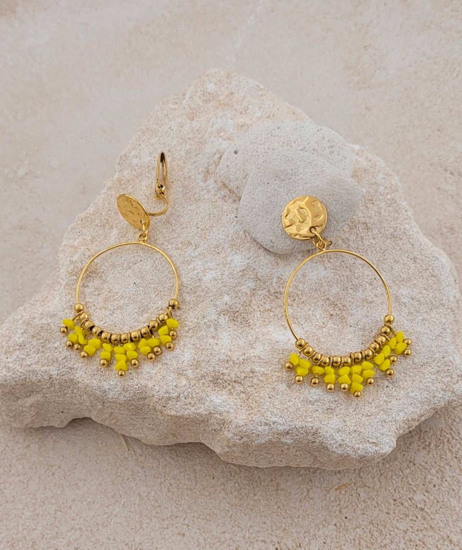 Boucles d'oreilles à clip en acier doré et pampilles cristal jaune, lumineuses et estivales - L'ultra-confort par Tara Pépita