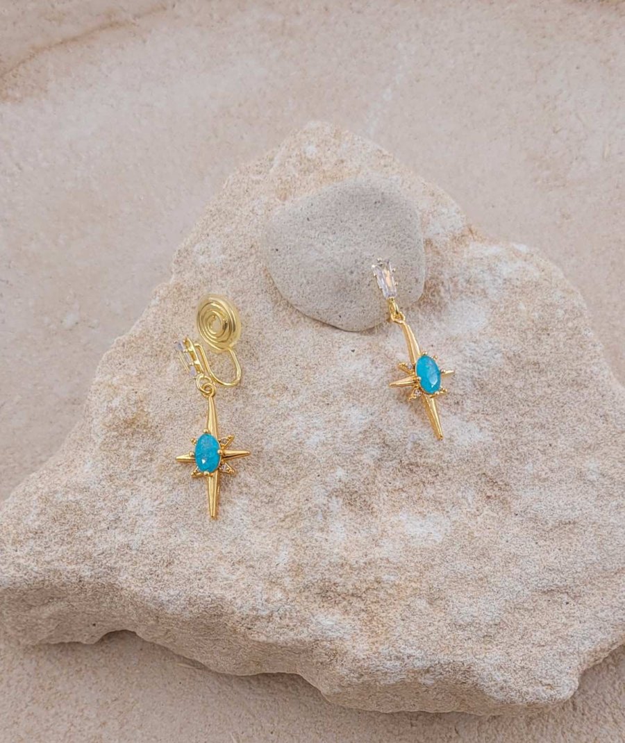Petites boucles d'oreilles à clip pendante avec une étoile zircon turquoise - L'ultra-confort par Tara Pépita